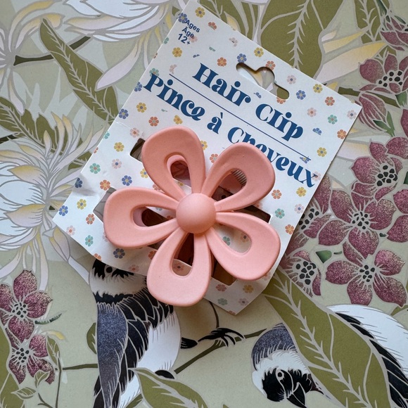 Claw Clip Hair Clip Flower Shape Blush Peach Color - Picture 3 of 4